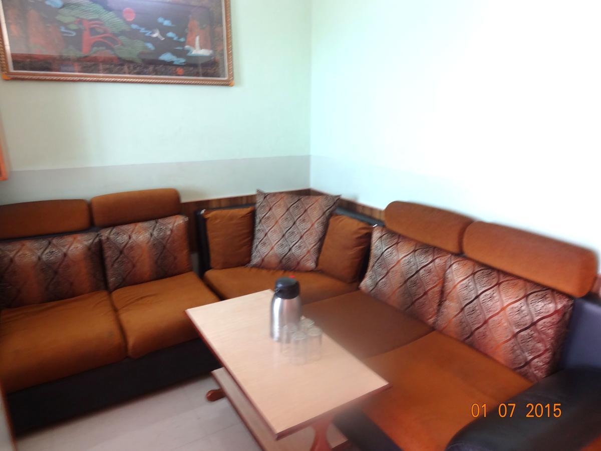 Hotel Yatrik Деогарх Экстерьер фото